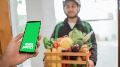 The Role of Technology in Enhancing Food and Grocery Delivery Services