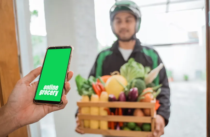 The Role of Technology in Enhancing Food and Grocery Delivery Services